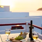 Semesterbostad Stunning Sunset House On Kamares Bay With Playground *