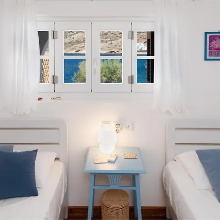 Holiday home Stunning Sunset House On Kamares Bay With Playground