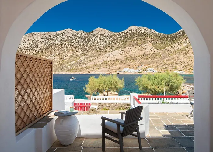 Stunning Sunset House On Kamares Bay With Playground בית נופש